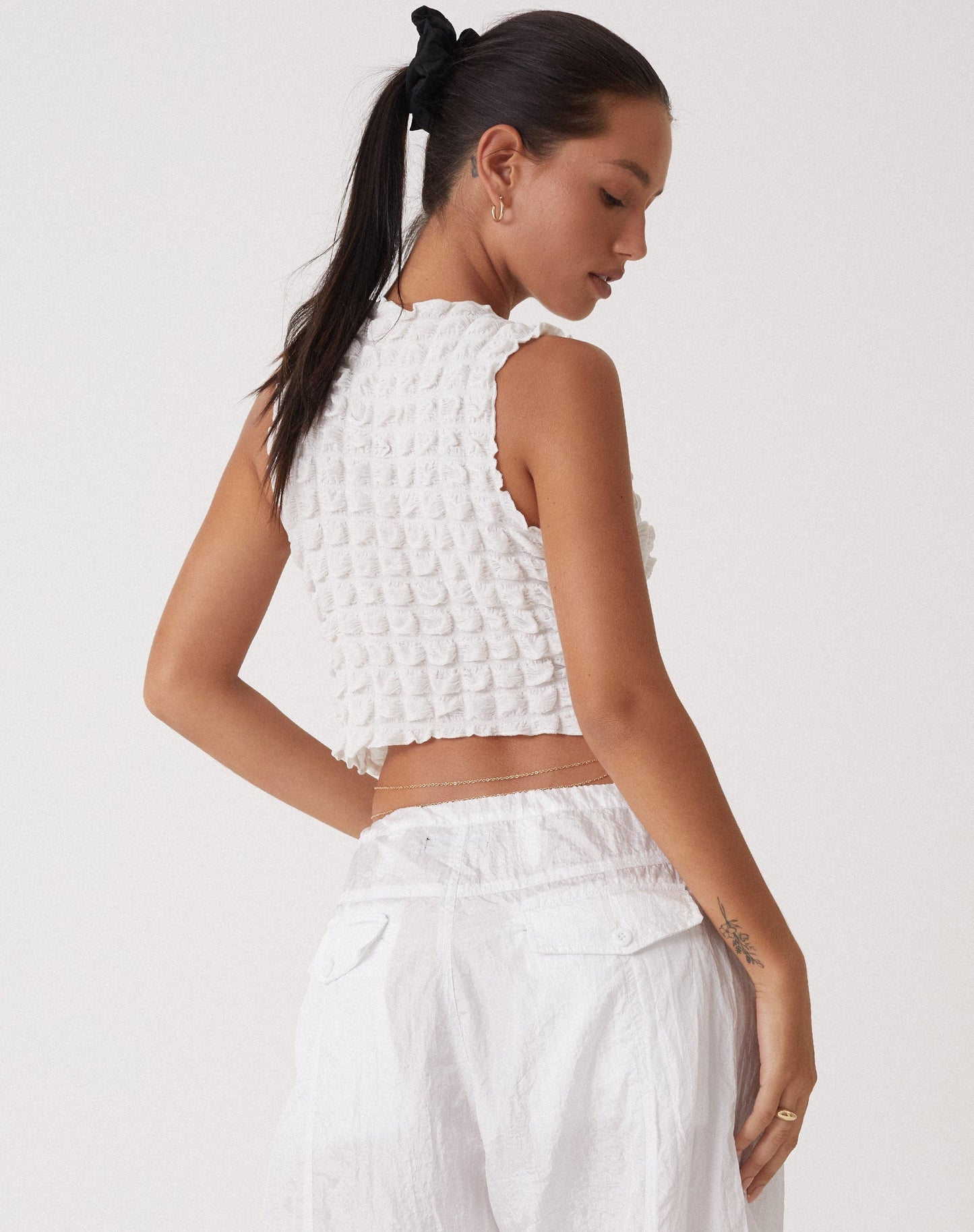 MOTEL X OLIVIA NEILL Nolan Cutout Top in Bubble Jersey True White